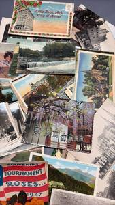 lot 4042 image: Lot of Vintage Postcards