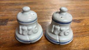 lot 5007 image: Vintage Pfaltzgraff Yorktowne 1776 Liberty Bell stoneware salt and pepper shaker pair