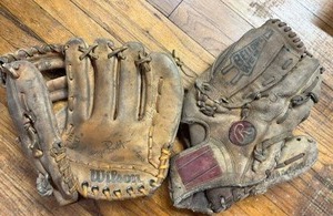 lot 5025 image: 1970s Rawlings and Wilson Baseball Gloves