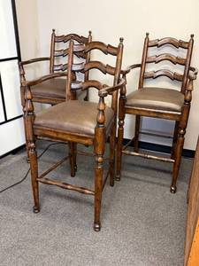 lot 900 image: Made by Winnie Furniture LTD barstool trio47.5h x 20.5w x 19
