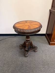lot 903 image: Swirl inlay round wood end table28 x 22 x 22 in