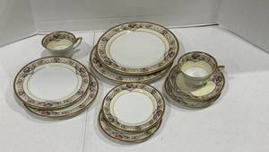 lot 1005 image: Thomas Bavaria Briarcliff 10 piece service for 2 set