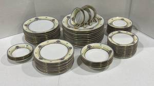 lot 1013 image: Thomas Bavaria ElDorado 64 piece dinnerware set