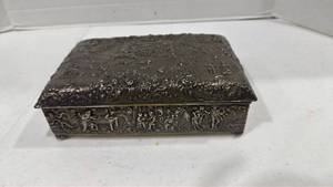 lot 1016 image: James Deakin & Sons stamped 3278 8 x 6 in fitted presentation box
