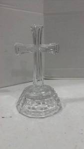 lot 1025 image: Glass cross