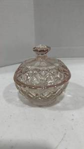 lot 1026 image: Light pink glass lidded dish