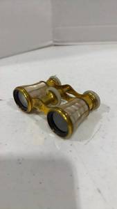 lot 1027 image: Mother of pearl opera binoculars