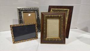 lot 1030 image: Frames