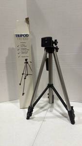 lot 1043 image: Tripod