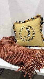 lot 1051 image: Pillow and throw blanket