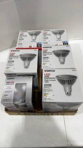 lot 1054 image: Lightbulbs