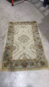lot 1062 image: Kaleen rug 58 x 36 in