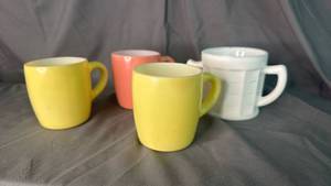 lot 163 image: Pastel Milk Glass Coffee Mugs and Atlas Hazel Sugar BowlMug