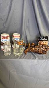 lot 170 image: Budweiser Ceramic Stein Budweiser Steins  A&W Glass Mug and Decorative Items