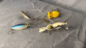 lot 183 image: Vintage Fishing Lures