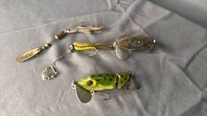 lot 186 image: Vintage Fishing Lures