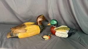lot 195 image: Set of Ceramic Ducks - one has damage see pictures