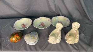 lot 200 image: Bavaria Berry Bowls- Dives and Trinkets