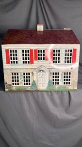 lot 206 image: 1948 Playsteel tin lithograph colonial dollhouse