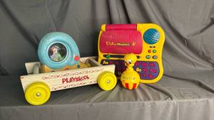 lot 211 image: Vintage Toys