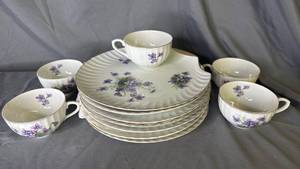 lot 241 image: Set of 2 VINTAGE LUNCHEON SHELLPLATES with CUPS VIOLETS