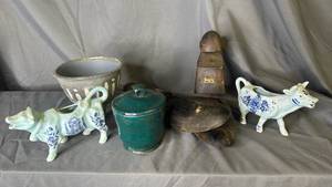 lot 242 image: Shoe Forms - Ceramic Cows and More