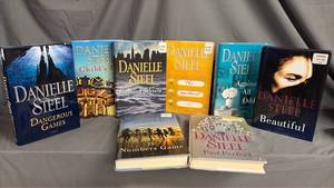 lot 280 image: Lot of 8 Danielle Steel books