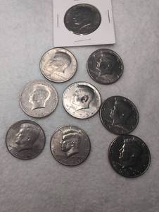 lot 520 image: Lot of 9 Kennedy Half Dollar Coins 1970s