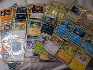 lot 560 image: Pokmon Trading Card Game Lot Mixed Cards- 90 Cards