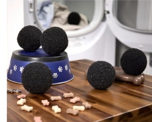 lot 429 image: Grand Fusion Set of 5 Pet Hair Remover Dryer Balls