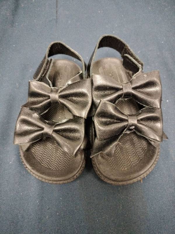 lot 62453 image: black infant sandals - 25 - Retail $0