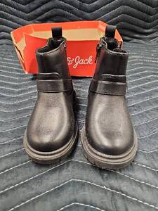 lot 61302 image: Cat & Jack Toddler Evie Buckle Boots - 7c
