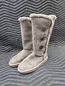 lot 61303 image: Dooballo 3 Button Grey Suede Boots