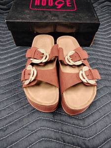 lot 61315 image: Rouge platform slide sandals - 8