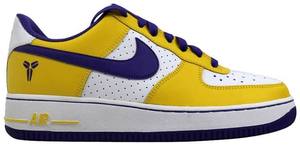 lot 61308 image: vintage Nike Air Force 1 GS Kobe Bryant sneakers - 6y