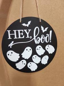 lot 19796 image: Halloween Decorations Welcome Door Sign Halloween Front Door Wall Signs Wood Hanging Decor Wreath Home Party Outdoor Door Hanger - Retail $10