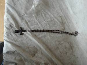 lot 38011 image: Chain-style cross necklace