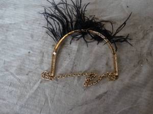 lot 38015 image: Feathery Necklace