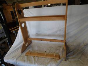 lot 36086 image: Wooden Heart Blanket or towel holder