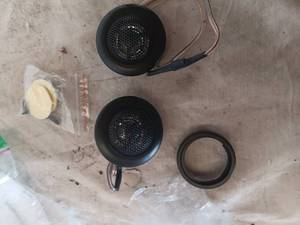 lot 36270 image: 2 Compact Car Audio Dome Tweeter