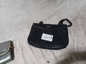 lot 36296 image: Medium Shoulder bag