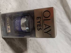 lot 36306 image: Olay Eyes Night eye cream
