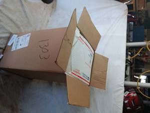 lot 38002 image: USPS Priority Mail Padded Flat Rate Envelope