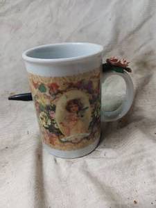 lot 36074 image: Collectible Vintage coffee cup