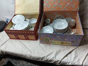 lot 36089 image: Fine China set Narumi Japan