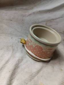 lot 36090 image: Vintage Potpourri Crock Rival from the late 1980s