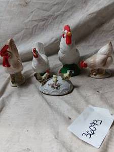 lot 36093 image: Lot of Five Chicken Figurines