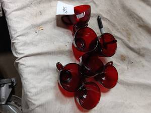lot 36097 image: 6 Red Matching glass tea cups and a 2 handled cup
