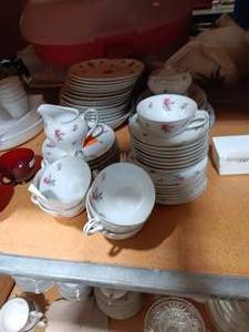 lot 36098 image: floral Full China Setby Meito China Made in Japan