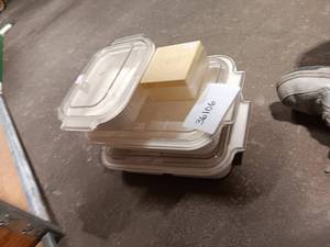 lot 36106 image: Rubbermaid Plastic Food Container set